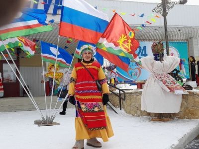Алдан встречает весну традиционно - с гостями, шутками и карнавальным шествием